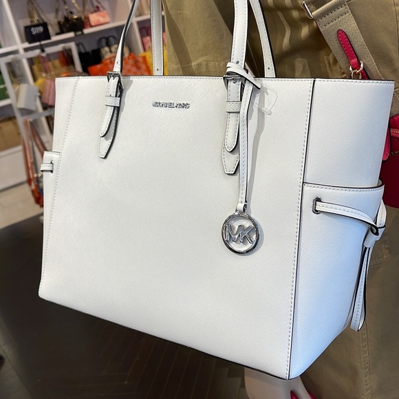 MICHAEL KORS
Jet Set Travel Lg Saffiano Leather Drawstring Travel Tote Shoulder - Picture 2 of 16